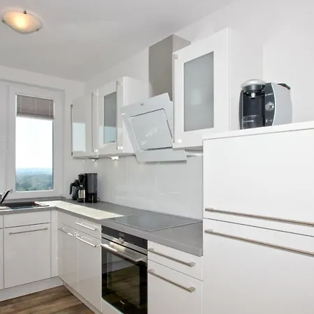 Mit Meerblick Und Balkon, Gratis Nutzung Vom Ahoi Erlebnisbad Und Sauna In Sellin - Meeresblick 64 גוהרן