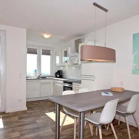 Apartment Meeresblick Fewo: Sellin Seaview With Balcony And Ahoi Access Goehren (Ruegen)