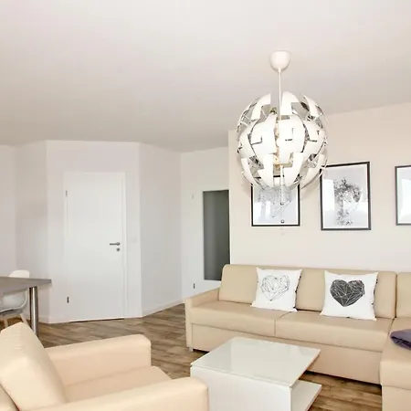 דירה Mit Meerblick Und Balkon, Gratis Nutzung Vom Ahoi Erlebnisbad Und Sauna In Sellin - Meeresblick 64 גוהרן