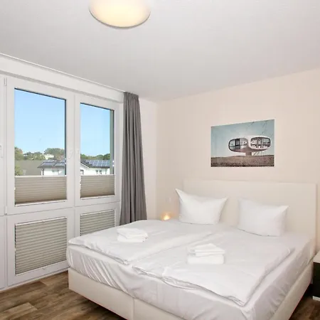 Apartment Meeresblick Fewo: Sellin Seaview With Balcony And Ahoi Access *