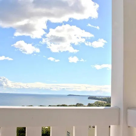 Apartment Meeresblick Fewo: Sellin Seaview With Balcony And Ahoi Access